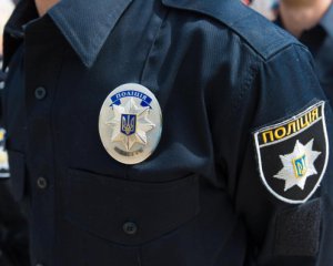 З багатоповерхівки відкрили стрілянину