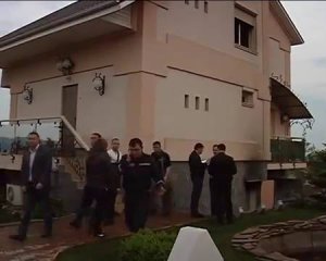 Син Царьова судиться із переселенцями за будинок