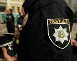 Поліцейський розбещував неповнолітніх