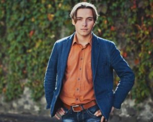 Письменник закликав українців виїжджати за кордон