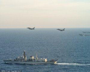 Министр обороны Британии назвал &quot;Адмирала Кузнецова&quot; &quot;кораблем позора&quot;