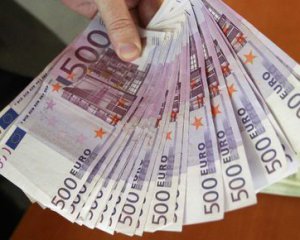 Футбольные клубы мира в 2016 году рекордно потратились на трансферы