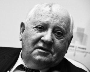 Світ на порозі війни - Горбачов