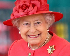 У Британії запущена петиція проти прийому Трампа Королевою