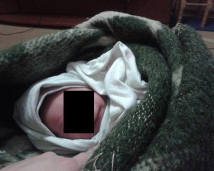 Матір викинула своє немовля із щемливою запискою