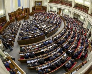 Парубія просять мобілізувати парламент для відповіді ворогу