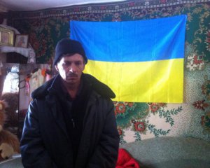 &quot;Маскуються&quot; - схопили коригувальника бойовиків з українським прапором
