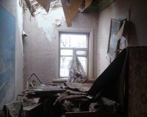 Окупанти обстріляли Мар'їнку: палають будинки