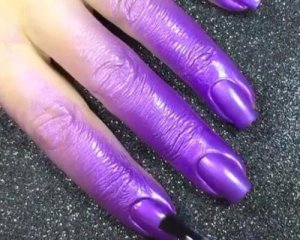 Бездоганний манікюр: фахівець створила техніку нанесення за 5 хв