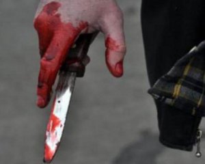 Кривавий день народження: чоловік порізав ножем 5 дорослих та дитину