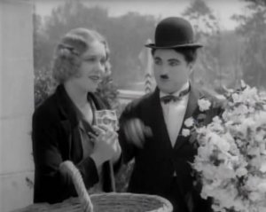 Сюжет романтичної комедії Чарлі Чаплін написав із життєвої історії сліпого клоуна
