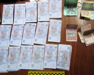 Полмиллиона гривен украл из банкомата работник банка