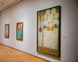 Против указа Трампа: музей заменил Пикассо работами иранских художников