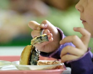 У столичній їдальні отруїлися 30 дітей