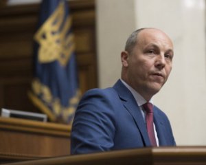 "Складайте мандати - йдіть у бізнес" - Парубій присоромив депутатів