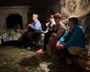 Переселенцы с детьми мерзнут в заброшенном интернате