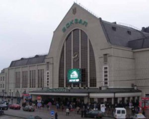 Мужчина пытался покончить с жизнью возле вокзала