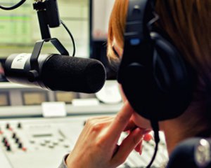 За ігнорування україномовних пісень покарали 7 радіостанцій