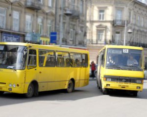 Водитель маршрутки переехал ногу пассажирке