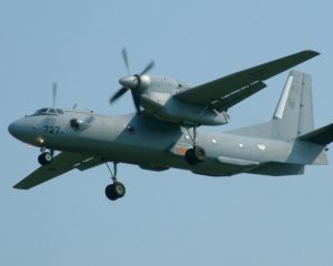 Український військовий літак АН-32 зробив "мертву петлю"