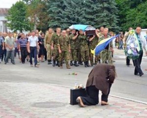 &quot;Если вам безразлично, кто виноват в смерти ваших детей -молчите&quot;, - сестра погибшего воина