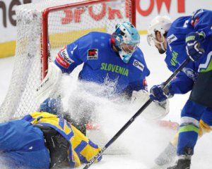 Сборная Украины по хоккею проиграла второй матч подряд