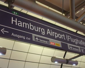 50 человек пострадали в гамбургском аэропорту от неизвестного вещества