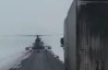 Військовий вертоліт сів на трасі, щоб дізнатися дорогу