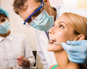 Стоматологи назвали овочі, які руйнують зуби