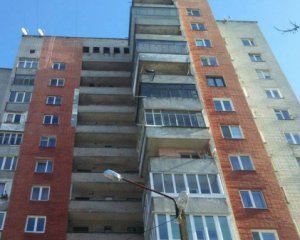 Тіло немовляти знайшли у картонній коробці
