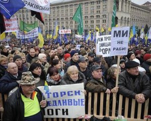 Иррациональная ненависть к власти объединяет украинцев — социальный психолог