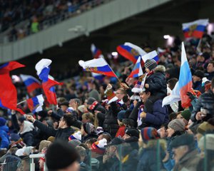 &quot;Приезжайте, не тронем&quot;: росіяни заспівали британським уболівальникам