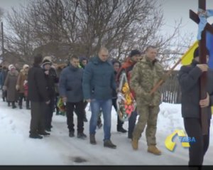 Поховали загиблого в Авдіївці десантника