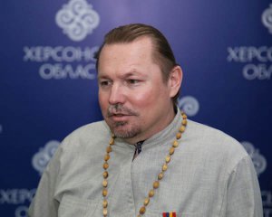 Чиновниця відмовилася спілкуватись українською з військовим капеланом