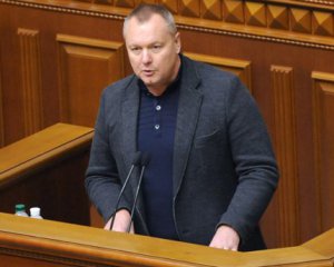 Артеменко відмовився складати мандат