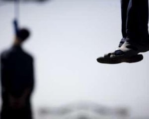 Чоловік повісився після депортації з Росії