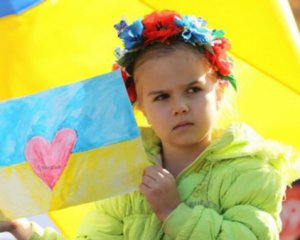 Історик пояснив статус української та російської мов в Україні