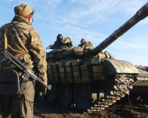Россия в любое время может развернуть полномасштабное наступление - Порошенко