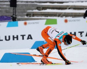 Лыжник впервые встал на снег в квалификационной гонке ЧМ