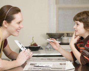Дети на домашнем обучении не должны быть изолированными - психолог