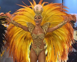 В Рио-де-Жанейро стартует карнавал