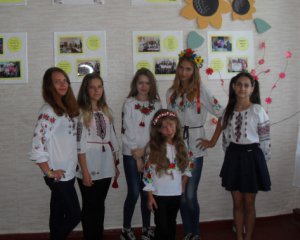 Школярі з Луганщини започаткували флешмоб читання українських віршів