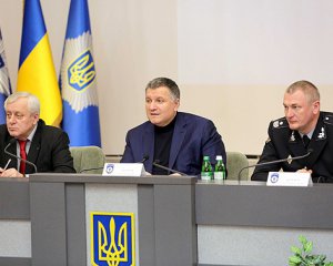 Аваков провів зустріч з керівниками поліцейських комісій