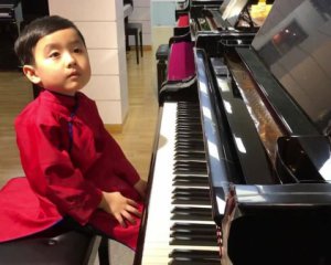 Як 5-річний піаніст-віртуоз підкорив світ своїм талантом