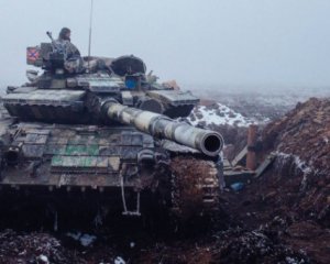 Українських бійців на двох напрямках атакували танки: є жертви
