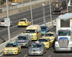 Протести таксистів паралізували рух