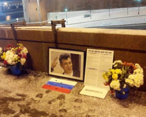 Мемориал Немцова уничтожили в годовщину его гибели