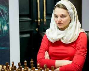 Украинка играла белыми в первой партии финала чемпионата мира по шахматам