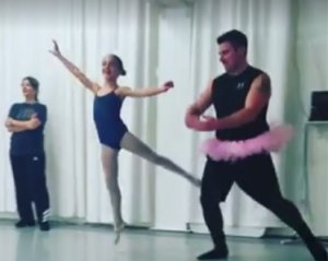 Папочки в балетных пачках стали звездами соцсетей
