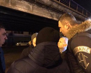 Після обвалу Шулявського мосту 4 чиновники написали заяви на звільнення